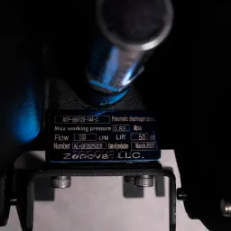 Шильдик модели Vetlan Pneumatic ADP-666120-144-C