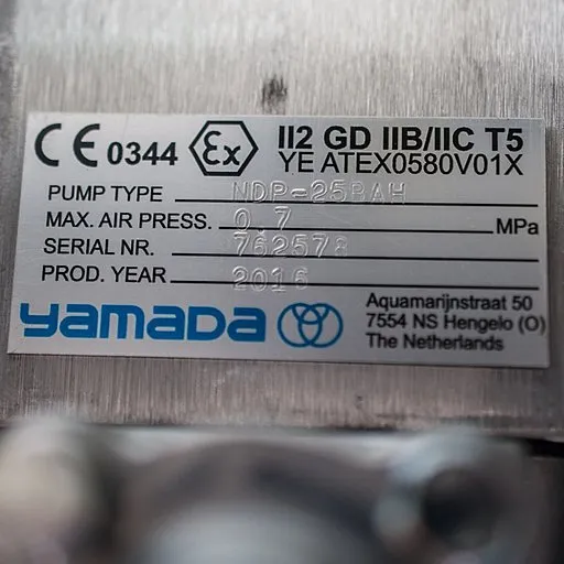 Шильдик модели Yamada NDP-25BA