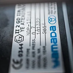 Шильдик модели Yamada NDP-15BAS